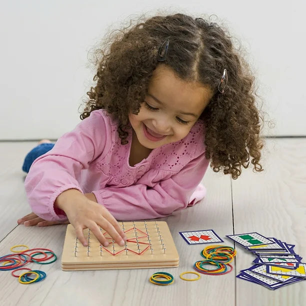 Géoboard en bois Montessori